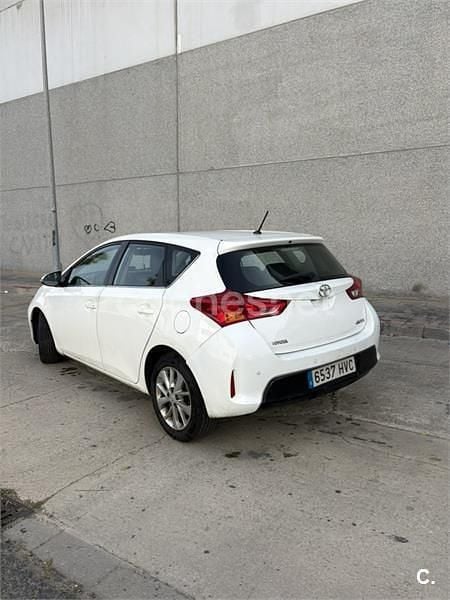 Brugt Toyota Auris Active 90 HK (66 kW) 2013 Hvid Sedan