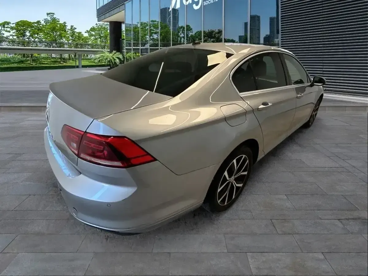 Usado VW Passat Executive 150 CV (110 kW) 2020 Gris Berlina
