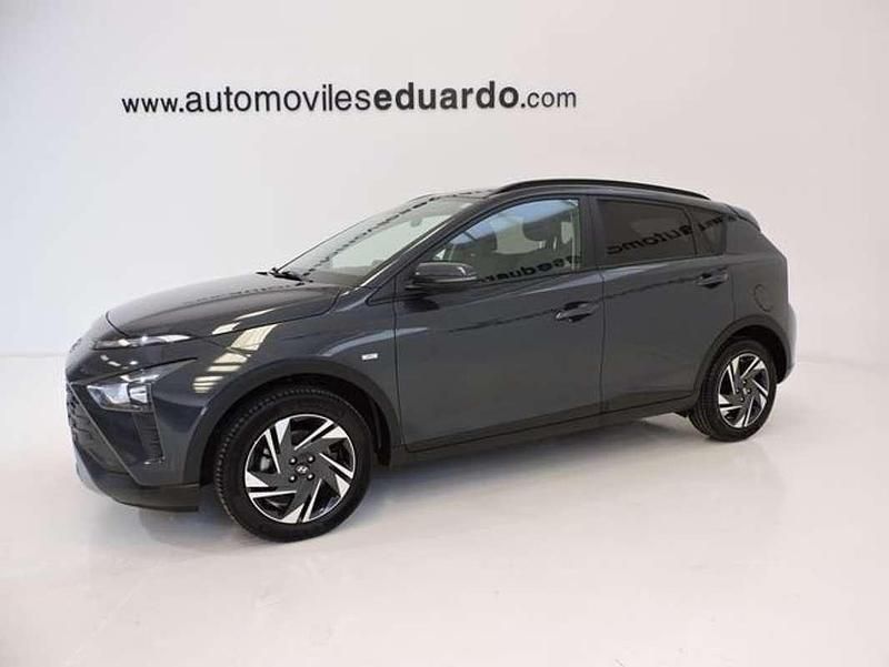 Usado Hyundai Bayon 101 CV (74 kW) 2022 Gris SUV