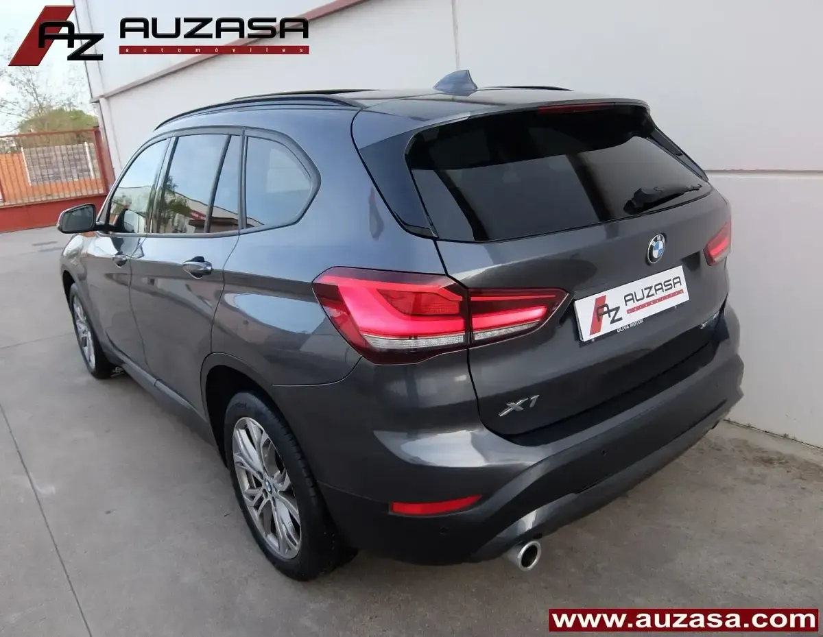Usado BMW X1 Advantage 140 CV (102 kW) 2021 Gris / plata SUV