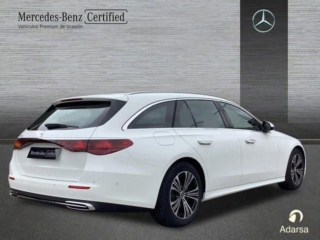 Usado Mercedes E220 Avantgarde 197 CV (144 kW) 2025 Blanco polar Familiar