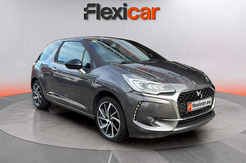 Usado DS Automobiles DS3 Style 110 CV (80 kW) 2018 Gris Berlina