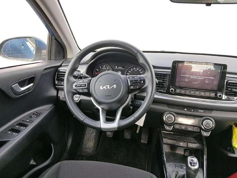 Usado Kia Rio 101 CV (74 kW) 2022 Azul Utilitario