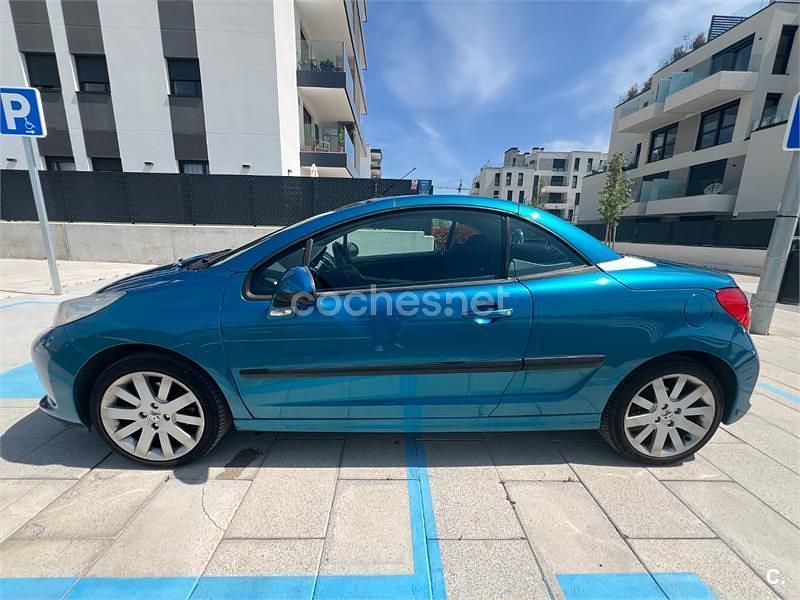 Usado Peugeot 207 CC 120 CV (88 kW) 2007 Azul Descapotable