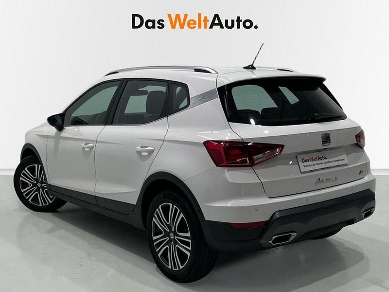 Usado Seat Arona FR 115 CV (84 kW) 2024 Blanco SUV