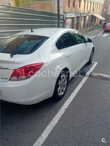 Usado Opel Insignia Cosmo 130 CV (95 kW) 2010 Blanco Berlina