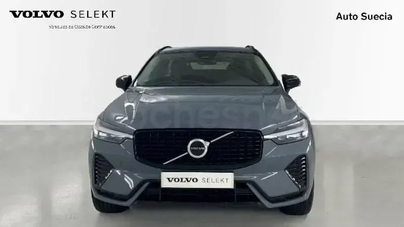 Usado Volvo XC60 Plus 197 CV (144 kW) 2023 Gris / plata SUV