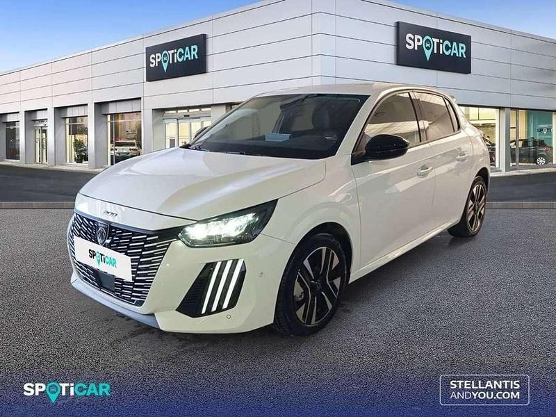 Usado Peugeot 208 Allure 111 CV (81 kW) 2025 Blanco Utilitario