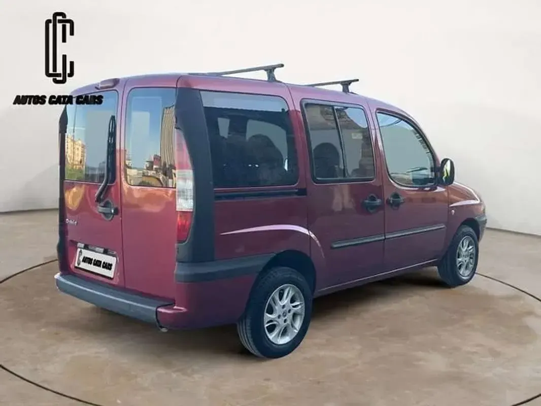 Usado Fiat Doblò Dynamic 105 CV (77 kW) 2004 Rojo Monovolumen