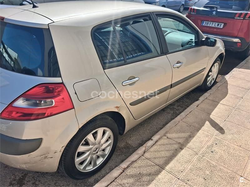 Usado Renault Mégane II Dynamique 105 CV (77 kW) 2008 Beige Berlina