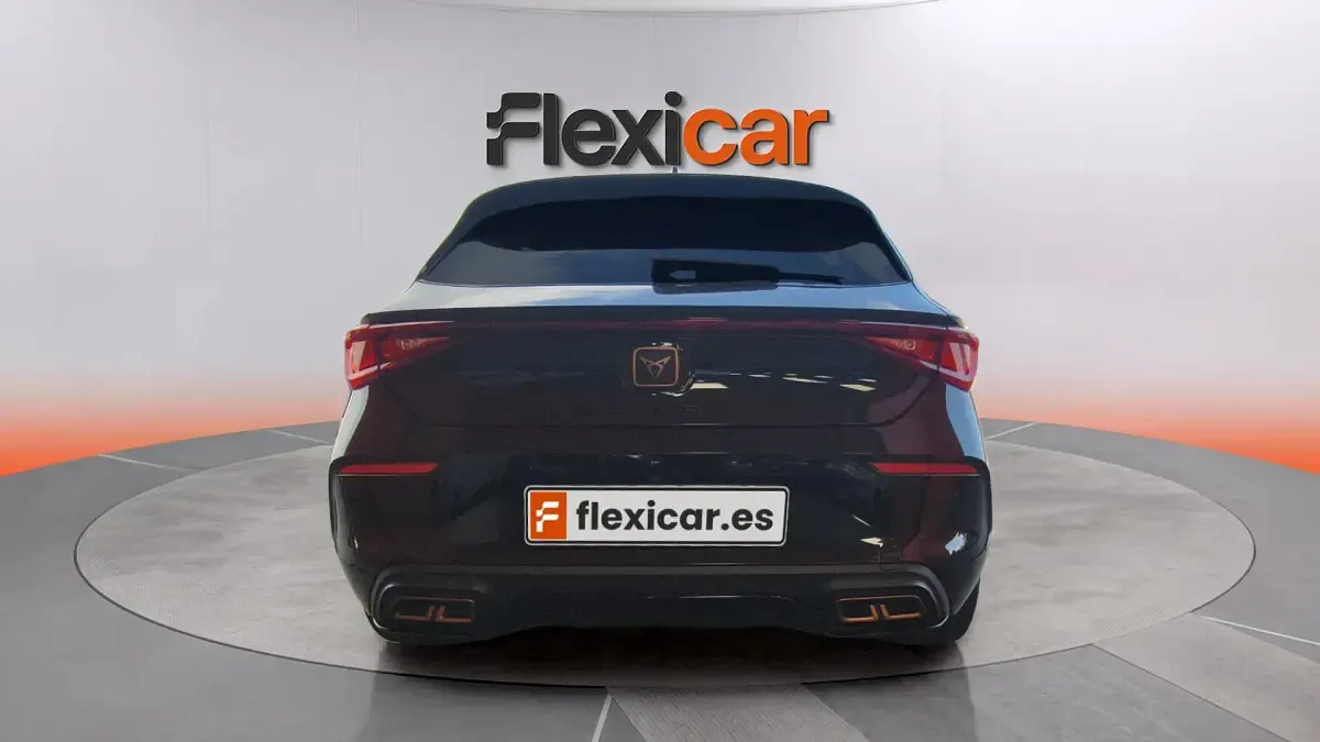 Usado Cupra Leon 204 CV (150 kW) 2022 Negro Berlina