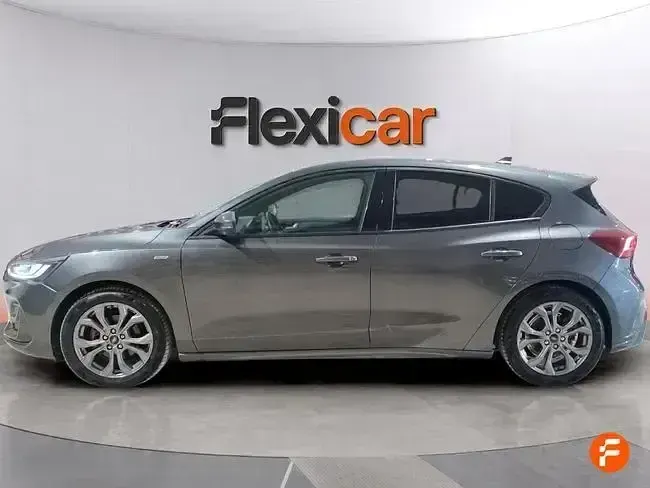 Usado Ford Focus ST-Line 125 CV (91 kW) 2022 Gris Berlina