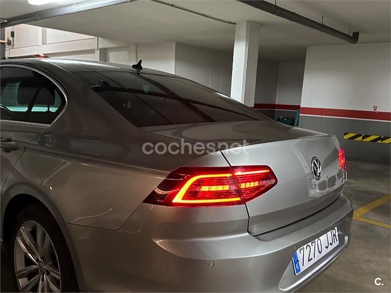 Gris / plata Usado 2015 VW Passat Sport Berlina | 18.000 € (Caro) - Imagen 1/4