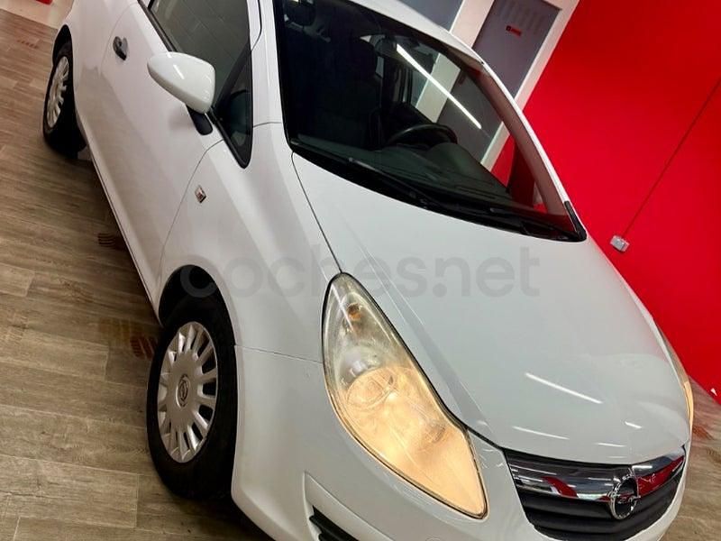 Usado Opel Corsa Essentia 65 CV (47 kW) 2010 Blanco Utilitario