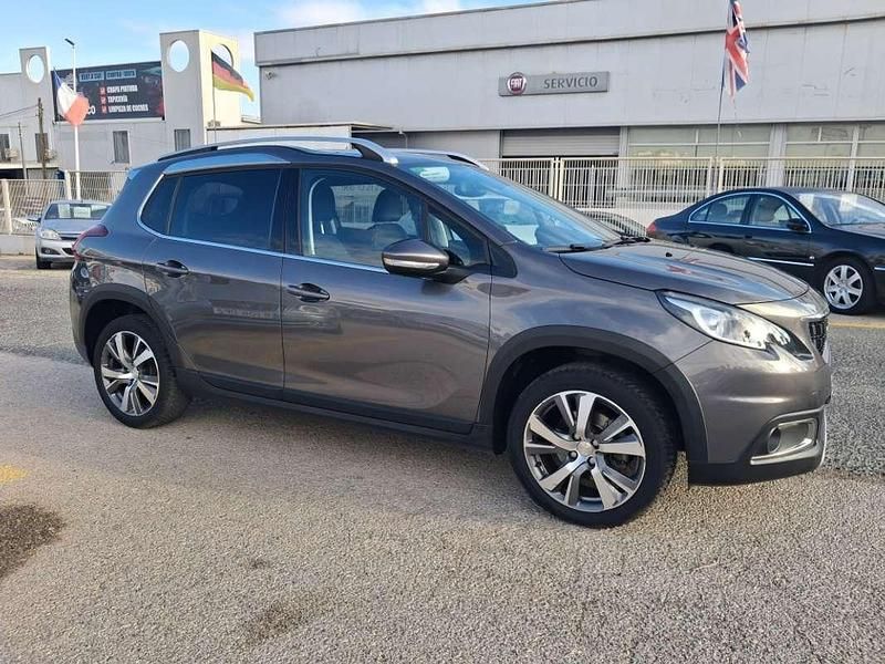 Gris Usado 2016 Peugeot 2008 Allure SUV | 10.900 € (Un poco caro) - Imagen 1/4
