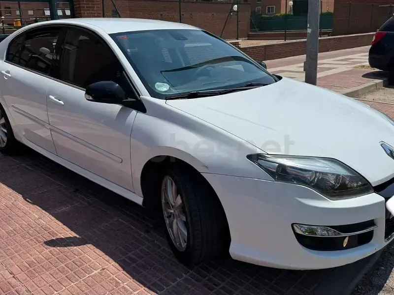 Usado Renault Laguna III Dynamique 110 CV (80 kW) 2012 Blanco Berlina