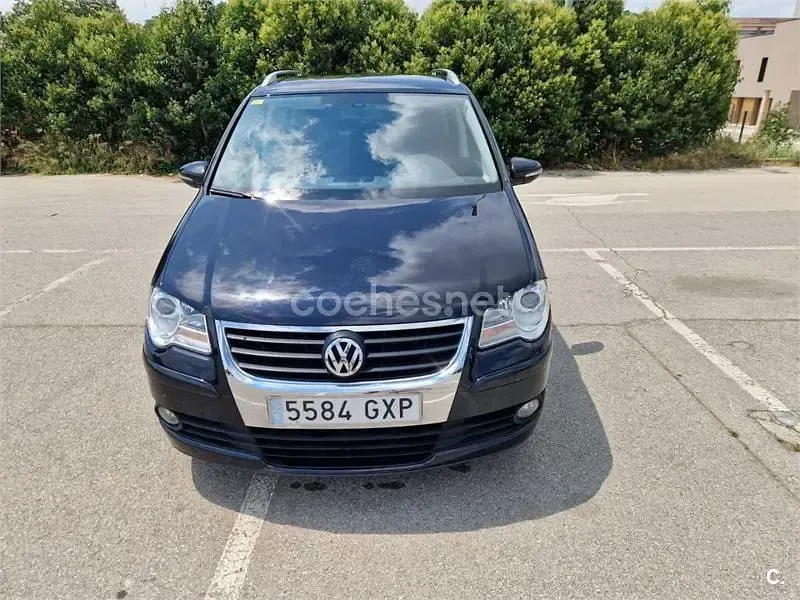 Usado VW Touran Advance 105 CV (77 kW) 2010 Negro Monovolumen