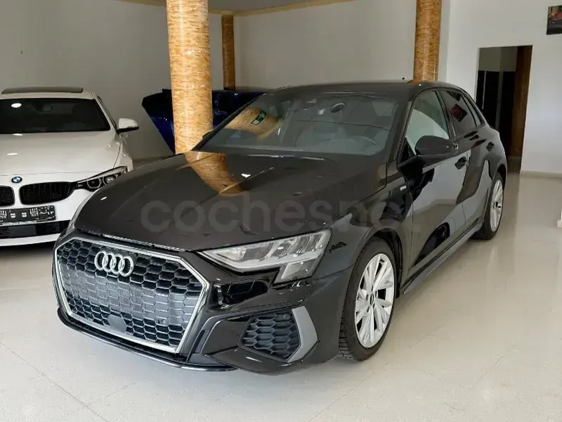 Begagnad Audi A3 S-Line 150 HK (110 kW) 2021 Svart Sedan