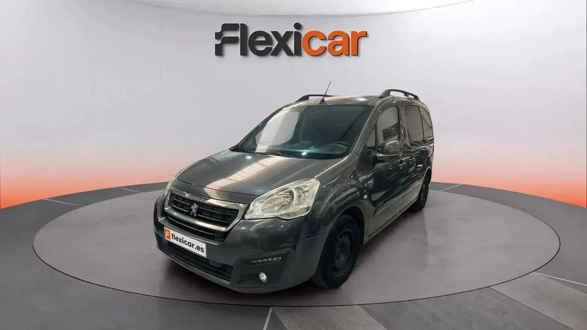 Usado Peugeot Partner Tepee Outdoor 100 CV (73 kW) 2018 Gris Monovolumen