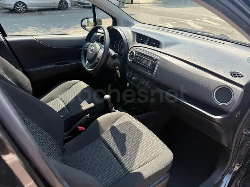 Usado Toyota Yaris City 69 CV (50 kW) 2012 Negro Utilitario