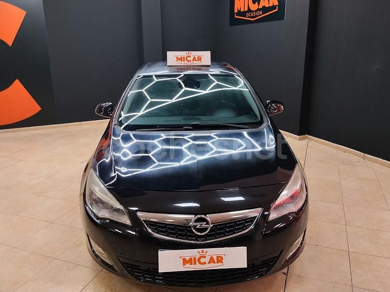 Negro Usado 2009 Opel Astra Edition Berlina | 4999 € (Un poco caro) - Imagen 1/4
