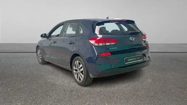 Usado Hyundai i30 110 CV (80 kW) 2017 Azul
