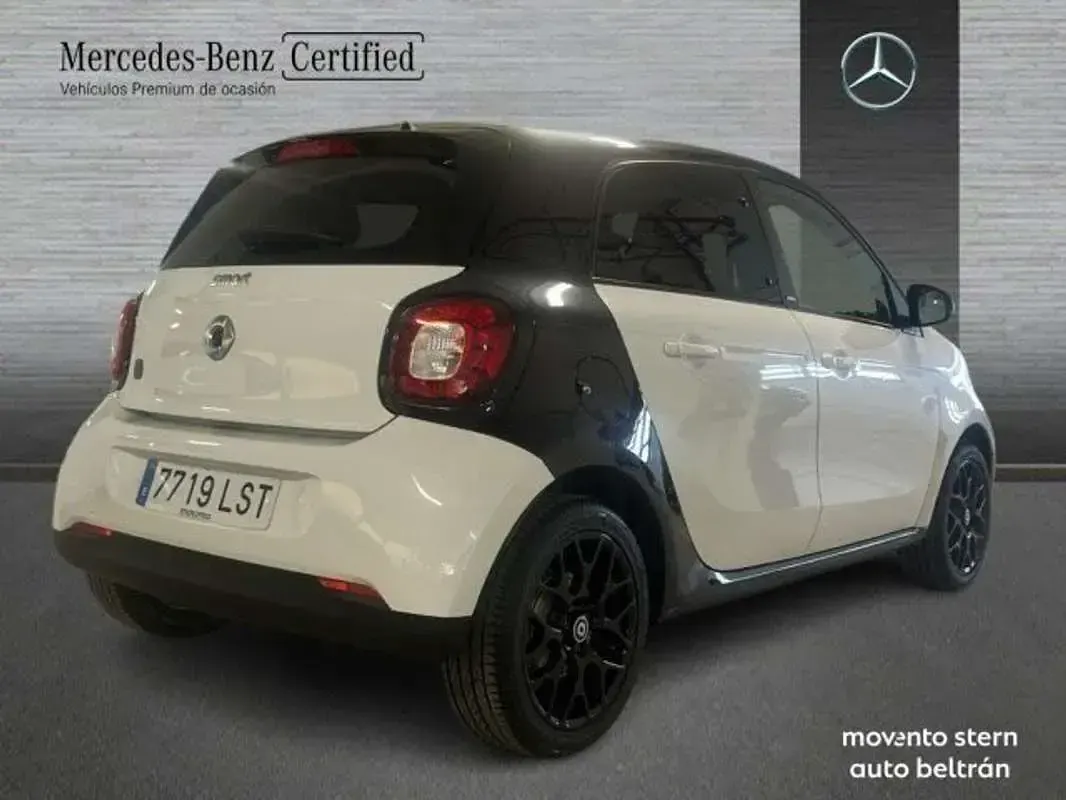 Usado Smart ForFour Electric Drive Passion 60 kW (82 CV) 2021 Negro Utilitario