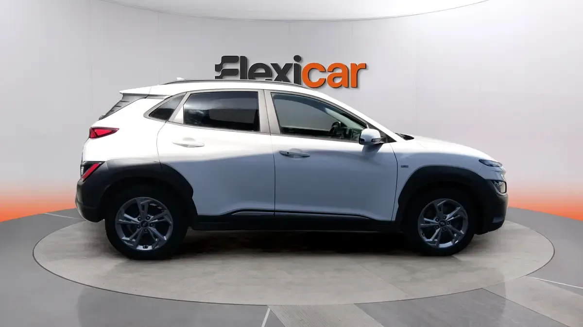 Usado Hyundai Kona 120 CV (88 kW) 2021 Blanco SUV