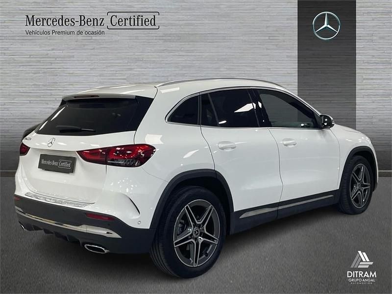 Usado Mercedes GLA200 AMG line 150 CV (110 kW) 2022 Blanco polar SUV
