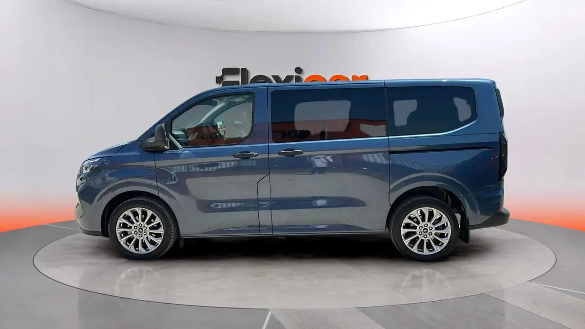 Usado Ford Transit Custom 136 CV (100 kW) 2025 Azul Familiar