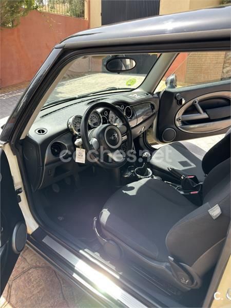 Usado Mini Cooper 115 CV (84 kW) 2005 Beige Utilitario
