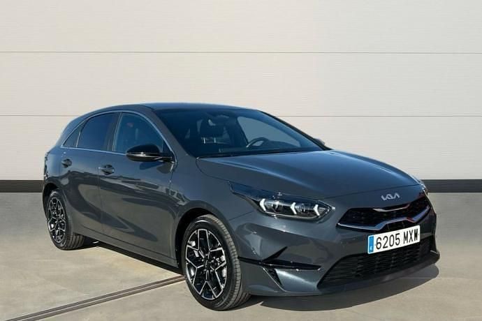 Usado 2025 Kia Ceed Style | 17.513 € - Imagen 1/4