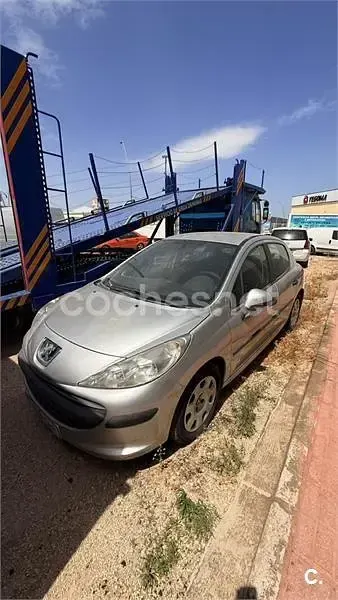 Usado Peugeot 207 70 CV (51 kW) 2008 Gris / plata Berlina
