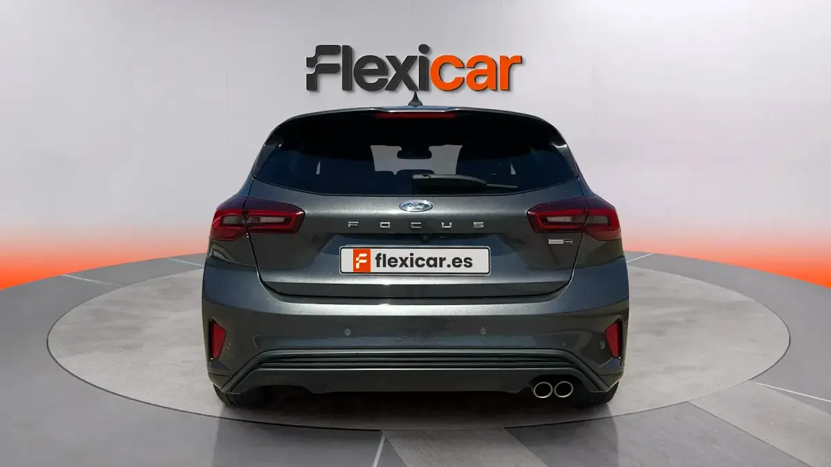 Usado Ford Focus ST-Line 125 CV (91 kW) 2022 Gris Berlina