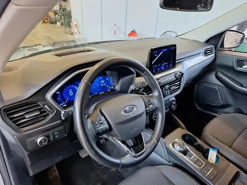 Usado Ford Kuga Titanium 190 CV (139 kW) 2022 Gris SUV