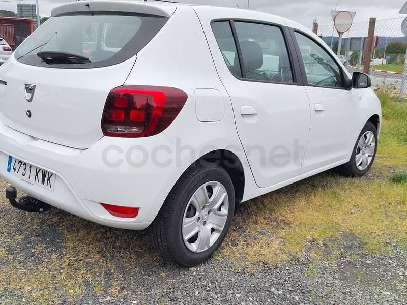 Używany Dacia Sandero Comfort 95 KM (69 kW) 2019 Biały Sedan/Limuzyna