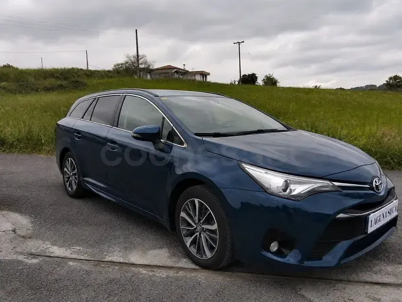 Usado Toyota Avensis Advance 143 CV (105 kW) 2016 Azul Familiar