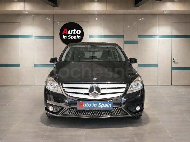 Usado Mercedes B180 109 CV (80 kW) 2014 Negro Monovolumen