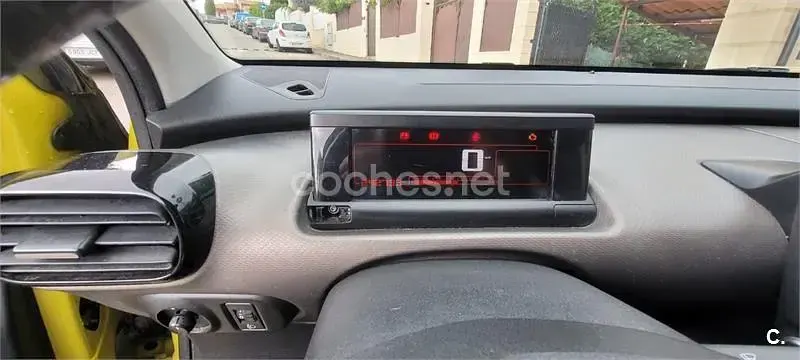 Usado Citroën C4 Feel 82 CV (60 kW) 2015 Amarillo Berlina