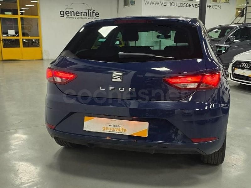 Usado Seat Leon Style 115 CV (84 kW) 2019 Azul Berlina