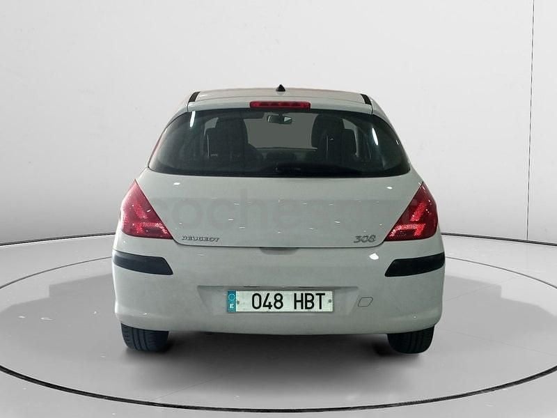 Usado Peugeot 308 Business-Line 92 CV (67 kW) 2011 Blanco Berlina