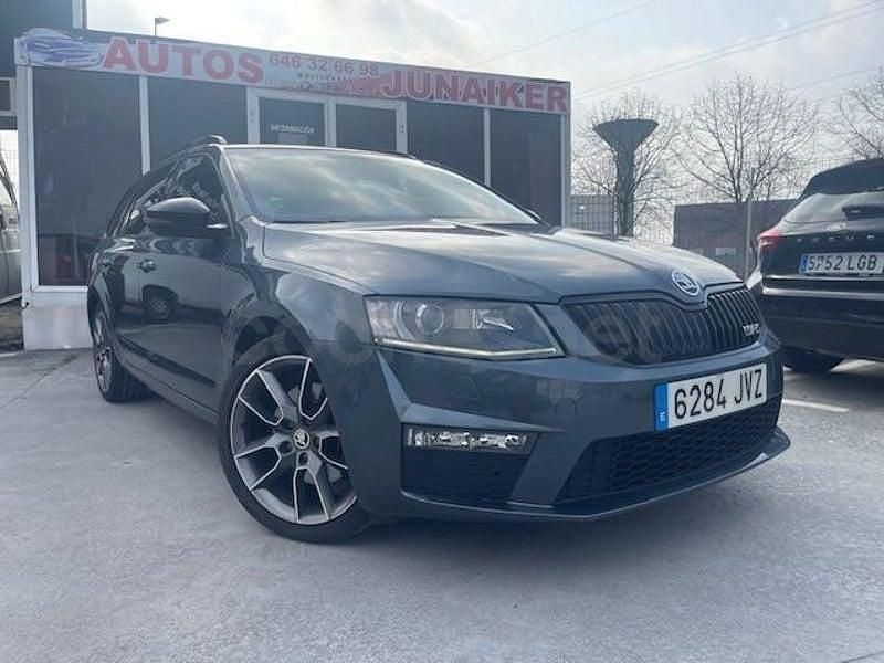 Usado Skoda Octavia RS 184 CV (135 kW) 2017 Gris / plata Familiar