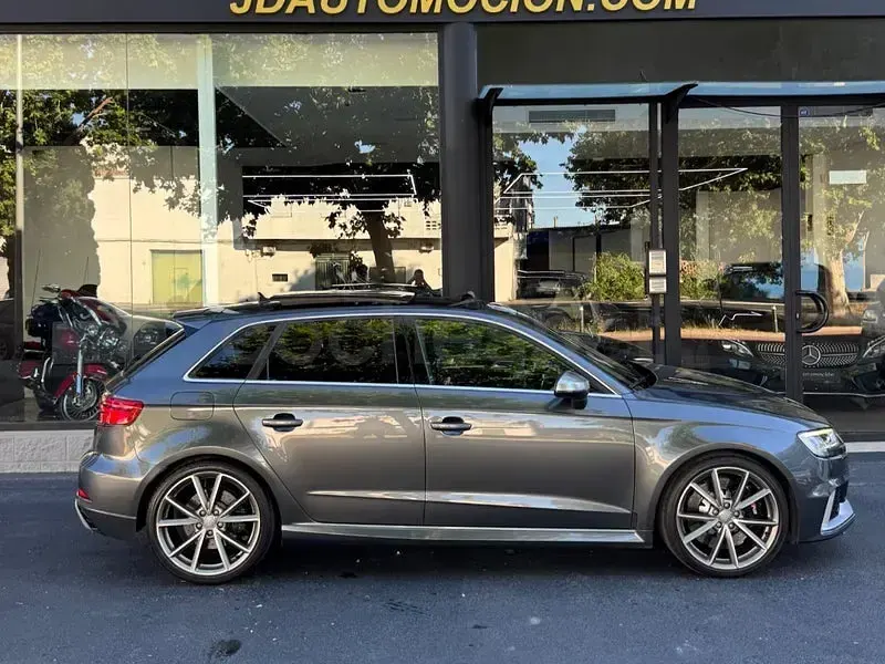 Usado Audi RS3 400 CV (294 kW) 2019 Gris / plata Berlina