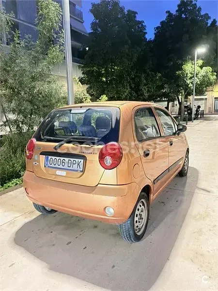 Usado Chevrolet Matiz 65 CV (47 kW) 2005 Naranja Utilitario