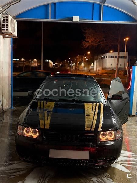 Usado Audi A3 Ambiente 110 CV (80 kW) 1999 Negro Utilitario