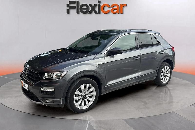 Usado VW T-Roc Advance 110 CV (80 kW) 2021 Gris SUV