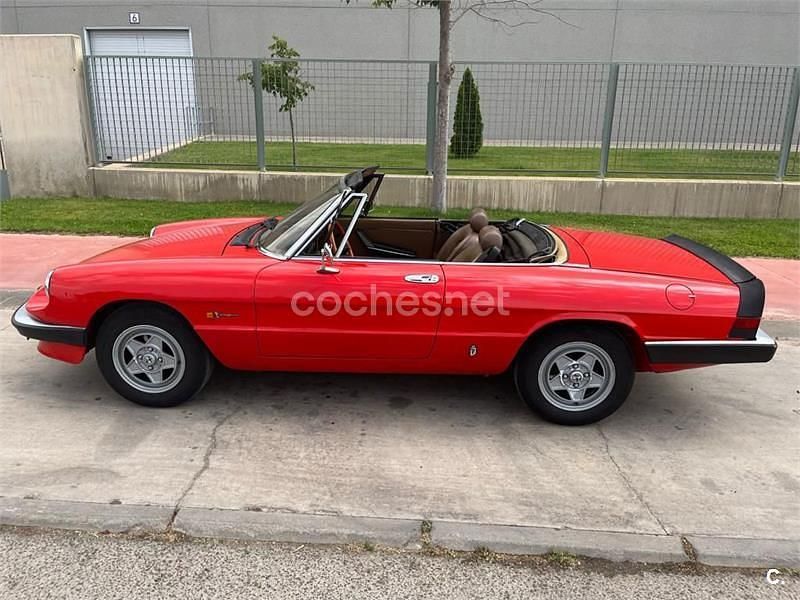 Usado Alfa Romeo Spider 128 CV (94 kW) 1984 Rojo Descapotable