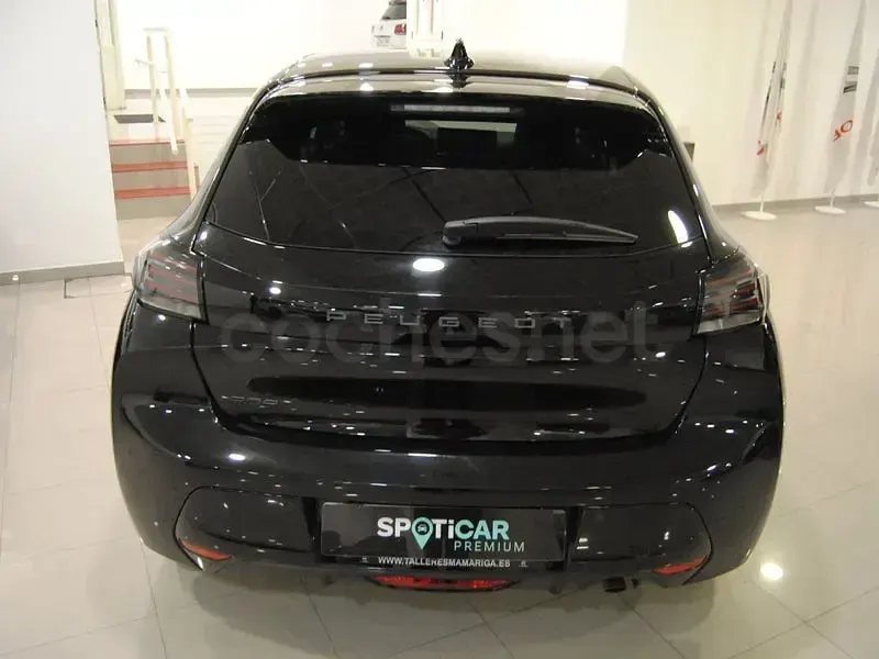 Usado Peugeot 208 Allure 100 CV (73 kW) 2025 Negro Utilitario