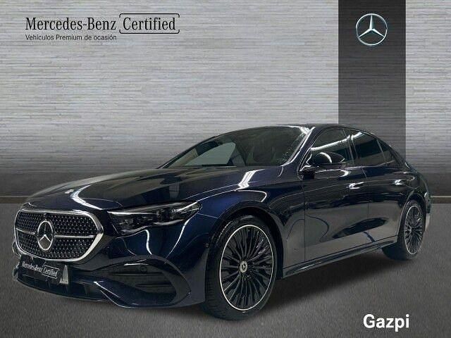 Usado Mercedes E220 AMG line 197 CV (144 kW) 2024 Azul náutico Berlina