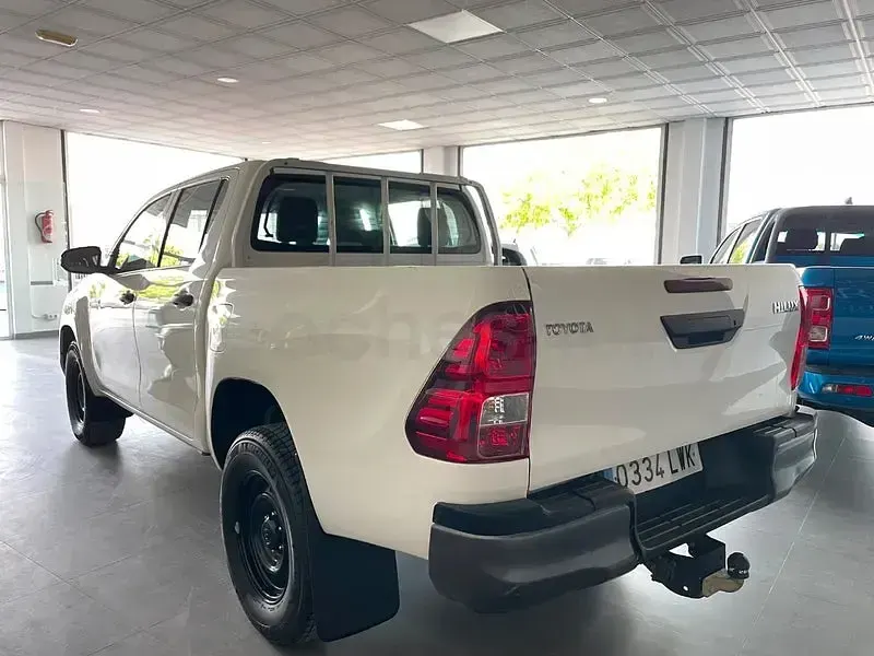 Usado Toyota HiLux Plus 150 CV (110 kW) 2022 Blanco Pickup/Camioneta